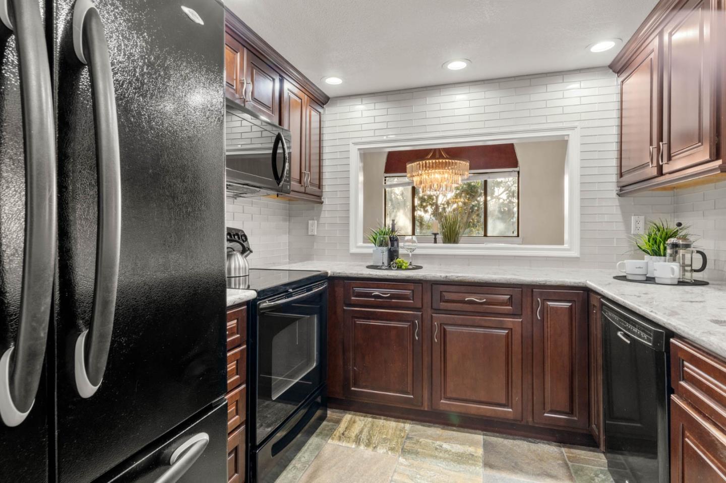 Detail Gallery Image 6 of 55 For 2208 Brega Ln, Morgan Hill,  CA 95037 - 2 Beds | 2 Baths