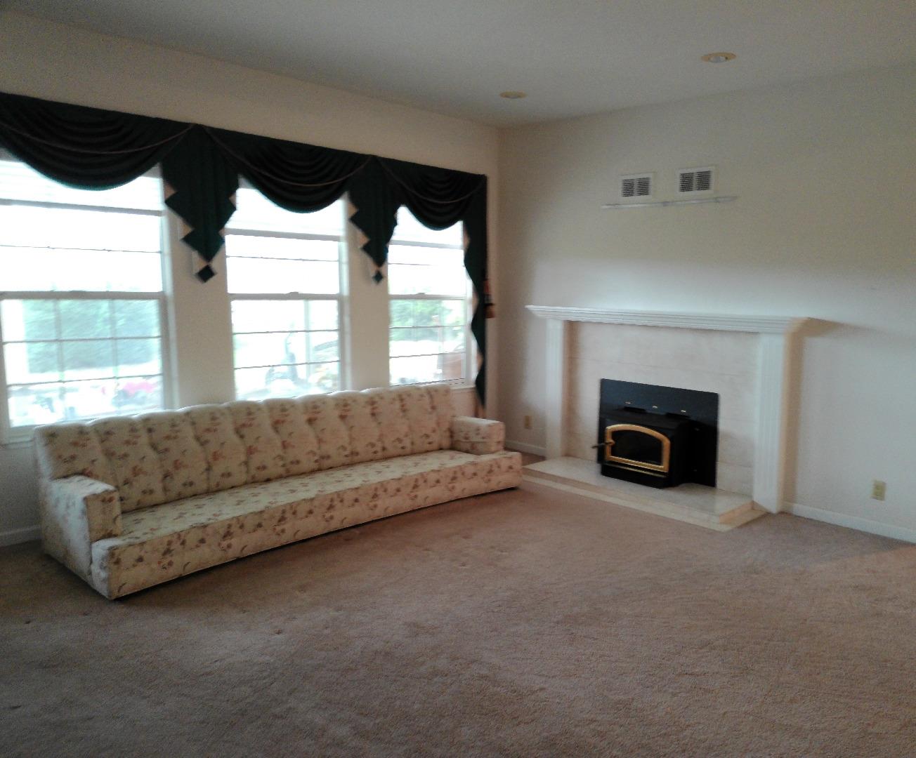 Detail Gallery Image 15 of 25 For 1388 Sonnys Way, Hollister,  CA 95023 - 3 Beds | 3/1 Baths