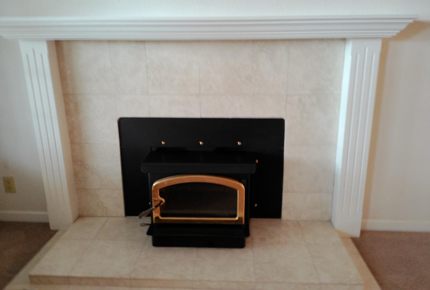 Detail Gallery Image 16 of 25 For 1388 Sonnys Way, Hollister,  CA 95023 - 3 Beds | 3/1 Baths