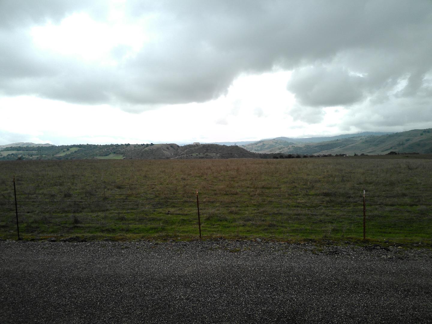 Detail Gallery Image 22 of 25 For 1388 Sonnys Way, Hollister,  CA 95023 - 3 Beds | 3/1 Baths