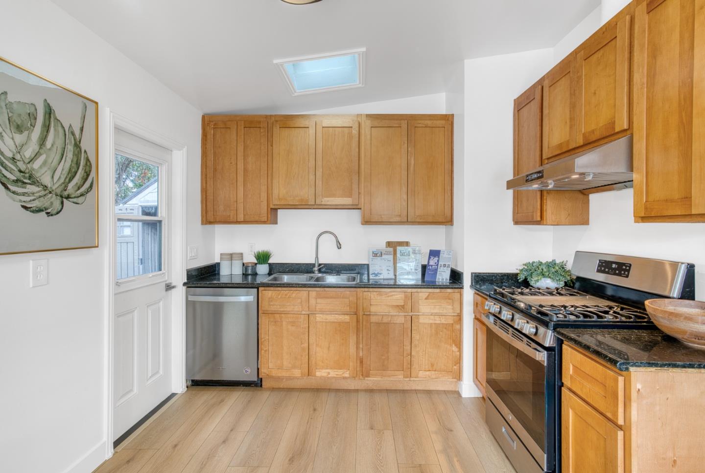 Detail Gallery Image 15 of 49 For 2035 Jackson St, Santa Clara,  CA 95050 - 3 Beds | 1 Baths