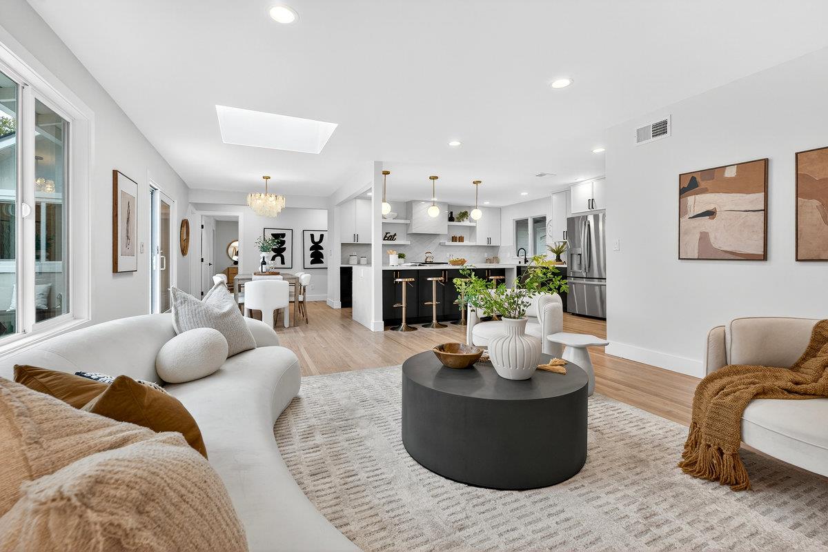 Detail Gallery Image 10 of 50 For 430 Gilbert Ave, Menlo Park,  CA 94025 - 4 Beds | 3 Baths