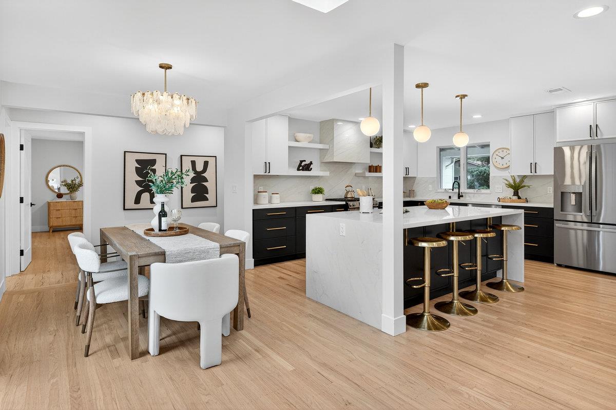 Detail Gallery Image 13 of 50 For 430 Gilbert Ave, Menlo Park,  CA 94025 - 4 Beds | 3 Baths