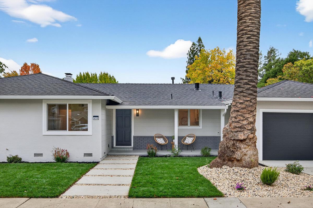 Detail Gallery Image 3 of 50 For 430 Gilbert Ave, Menlo Park,  CA 94025 - 4 Beds | 3 Baths