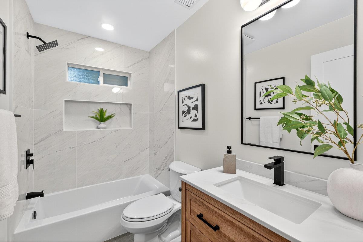 Detail Gallery Image 34 of 50 For 430 Gilbert Ave, Menlo Park,  CA 94025 - 4 Beds | 3 Baths