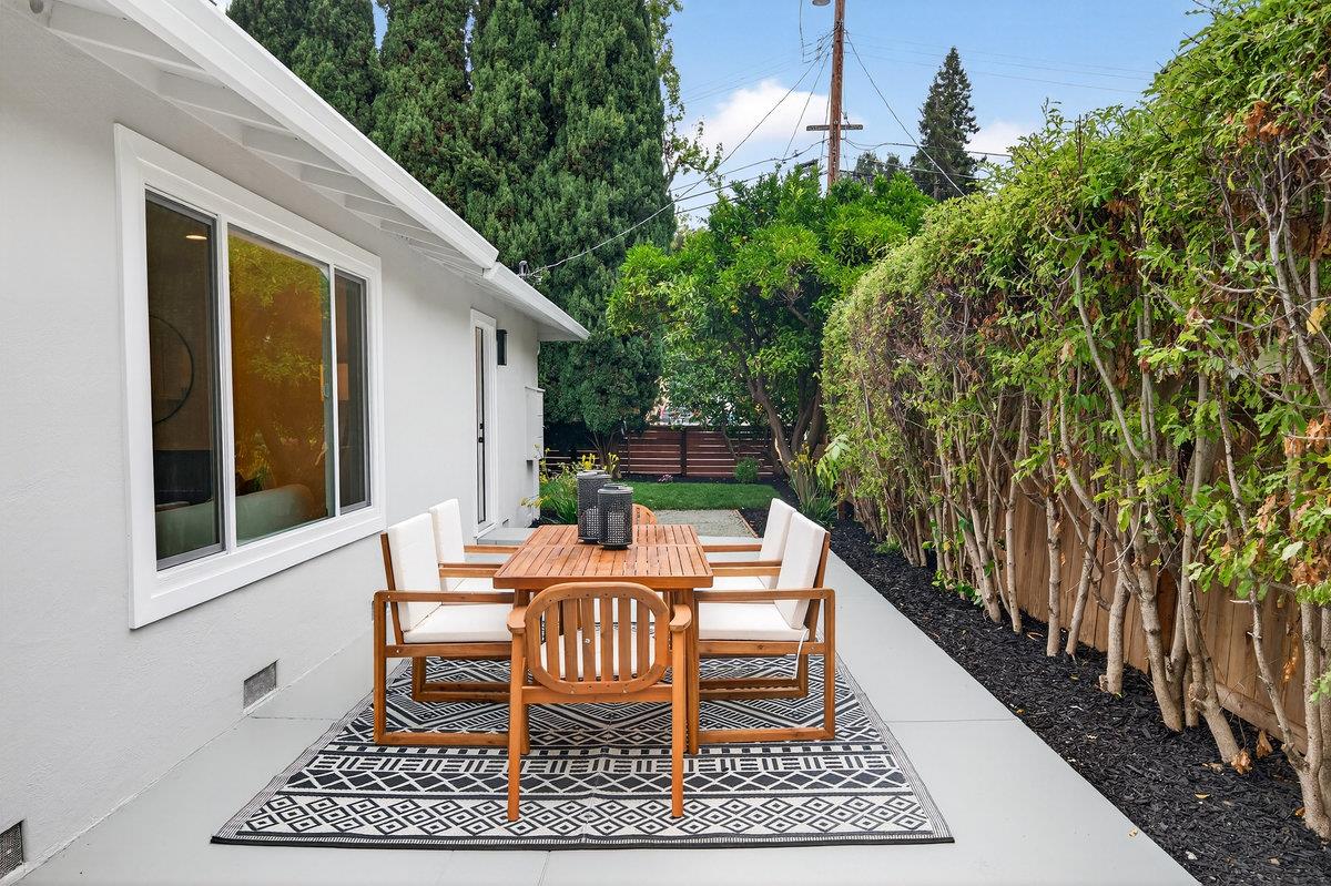 Detail Gallery Image 37 of 50 For 430 Gilbert Ave, Menlo Park,  CA 94025 - 4 Beds | 3 Baths