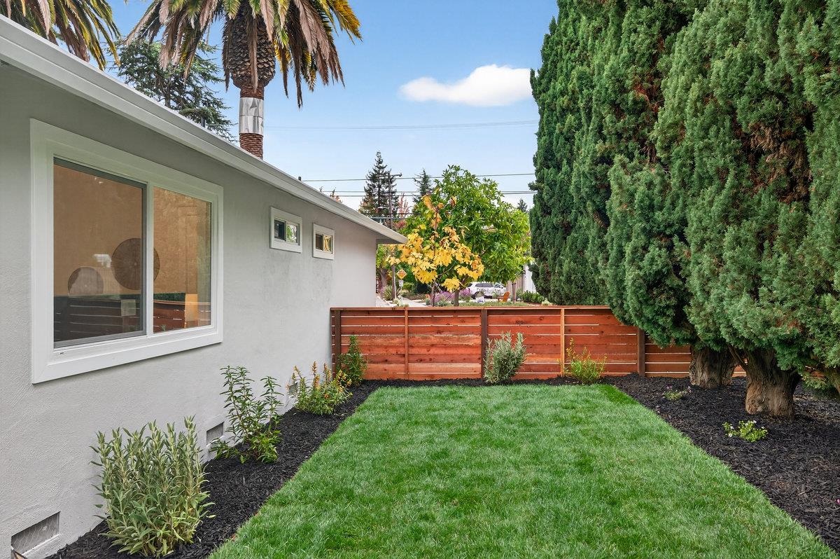 Detail Gallery Image 43 of 50 For 430 Gilbert Ave, Menlo Park,  CA 94025 - 4 Beds | 3 Baths