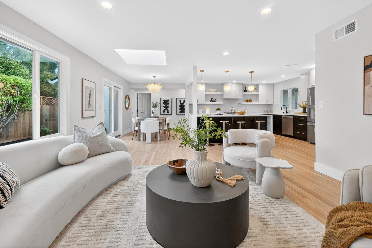 Detail Gallery Image 9 of 50 For 430 Gilbert Ave, Menlo Park,  CA 94025 - 4 Beds | 3 Baths