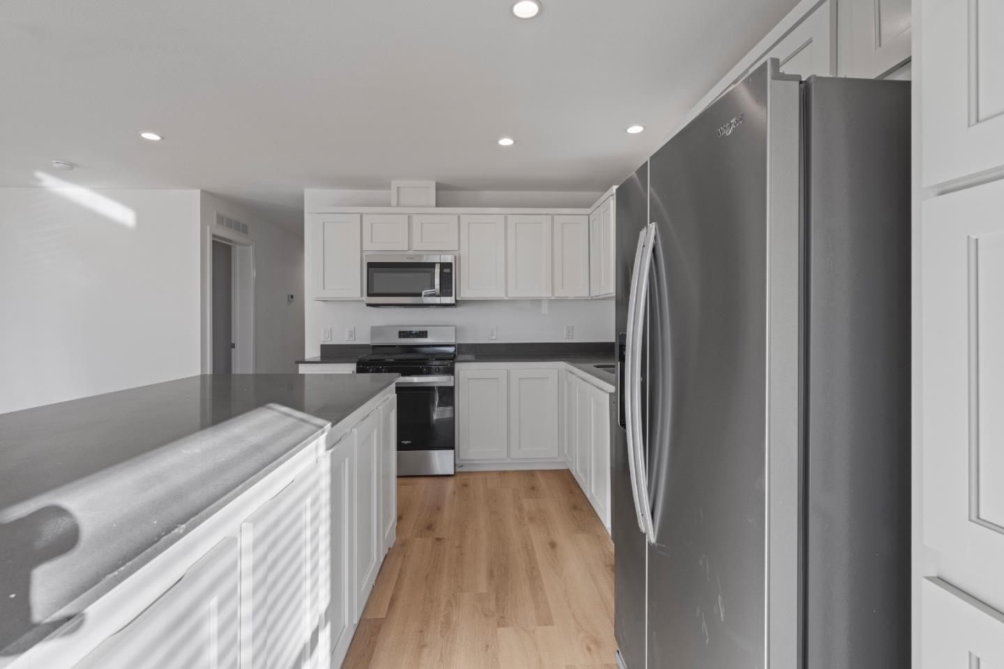 Detail Gallery Image 15 of 25 For 144 Holm Rd #120,  Watsonville,  CA 95076 - 3 Beds | 2 Baths