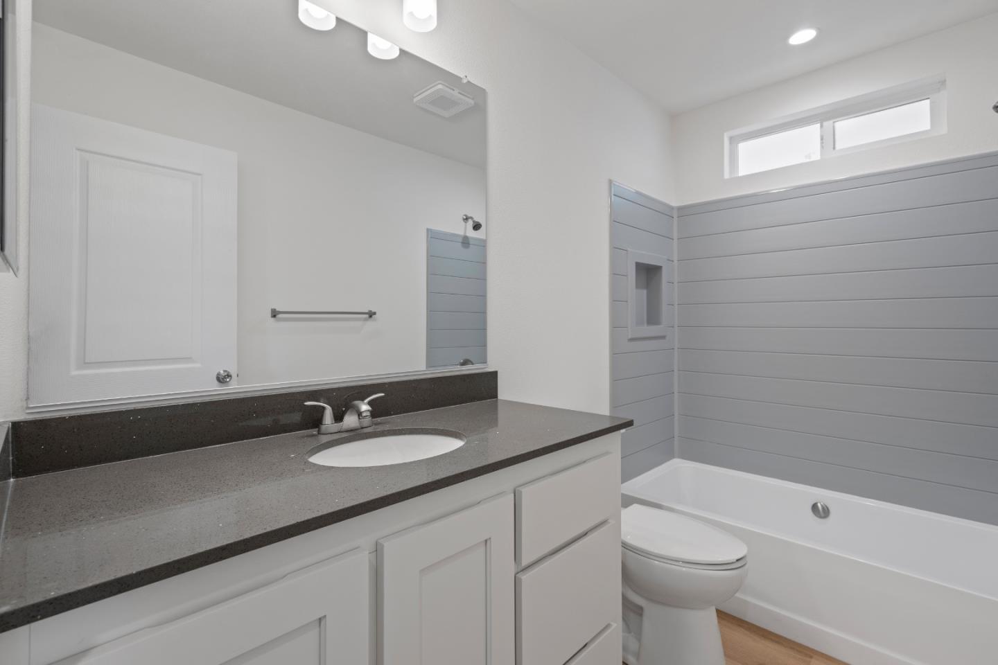 Detail Gallery Image 24 of 25 For 144 Holm Rd #120,  Watsonville,  CA 95076 - 3 Beds | 2 Baths