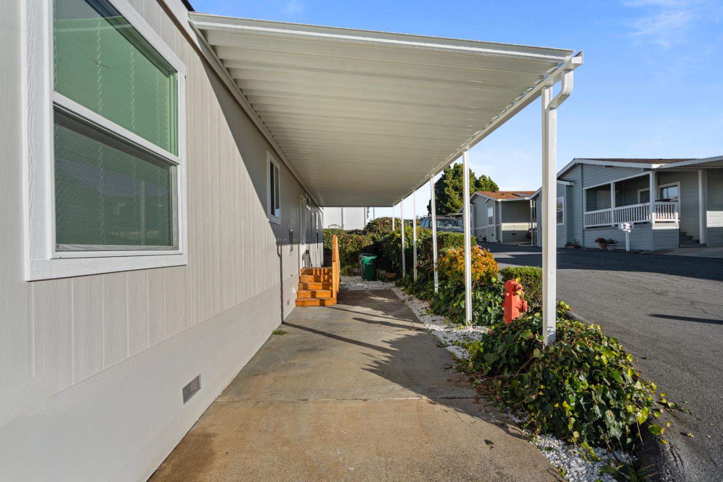 Detail Gallery Image 4 of 25 For 144 Holm Rd #120,  Watsonville,  CA 95076 - 3 Beds | 2 Baths