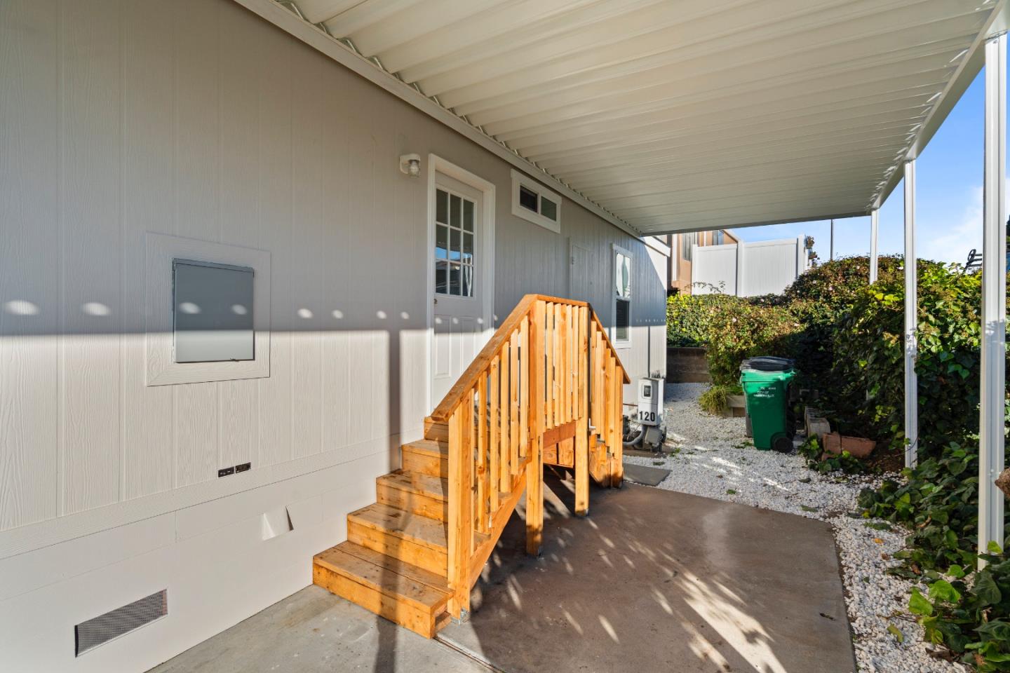 Detail Gallery Image 5 of 25 For 144 Holm Rd #120,  Watsonville,  CA 95076 - 3 Beds | 2 Baths