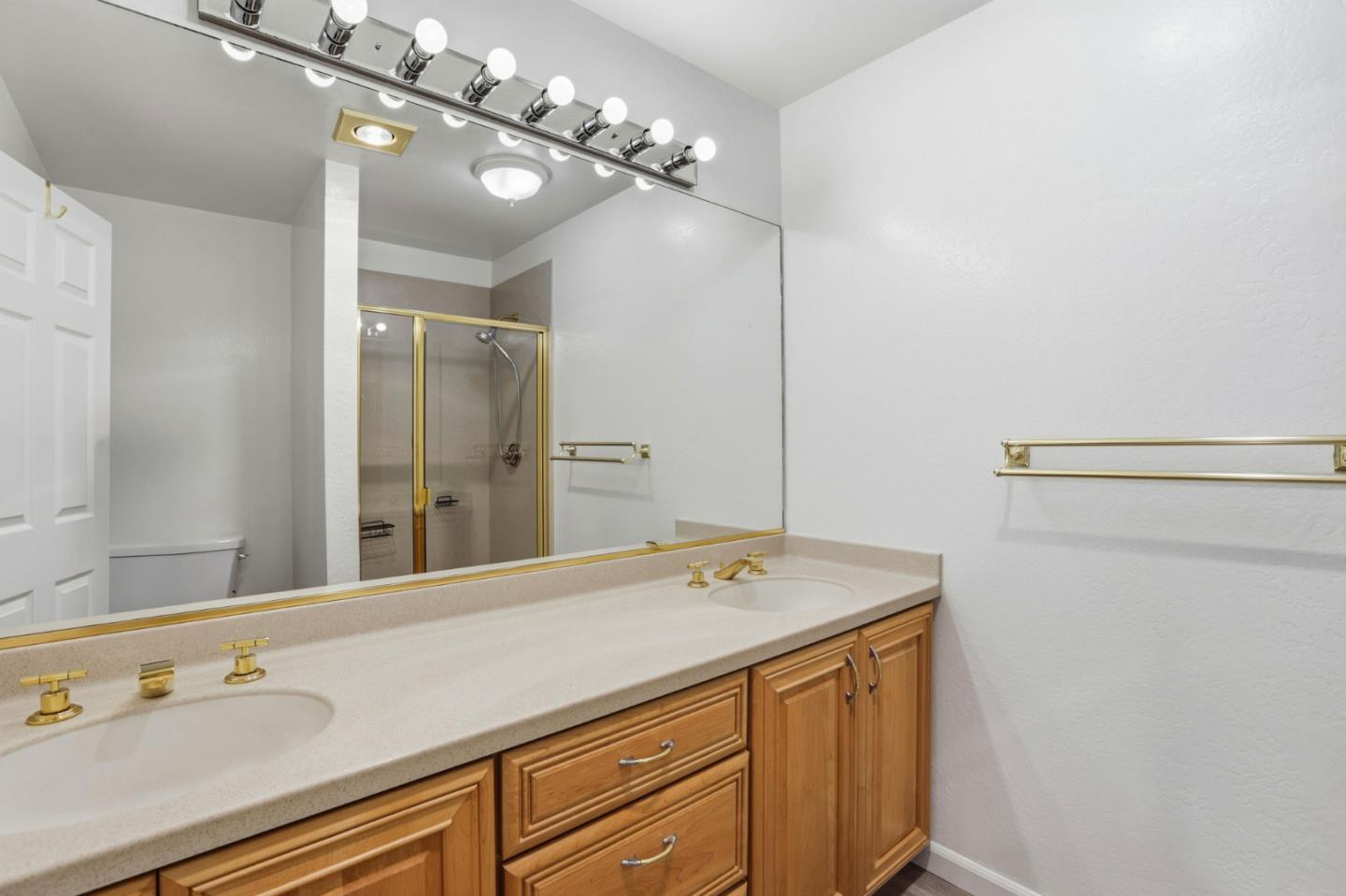 Detail Gallery Image 15 of 23 For 1031 Cherry Ave #63,  San Bruno,  CA 94066 - 2 Beds | 2 Baths