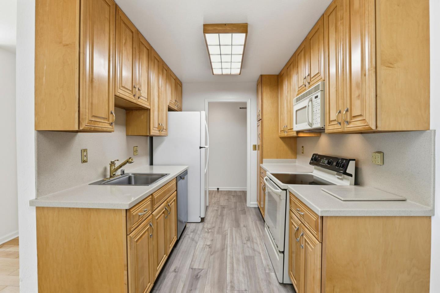 Detail Gallery Image 7 of 23 For 1031 Cherry Ave #63,  San Bruno,  CA 94066 - 2 Beds | 2 Baths