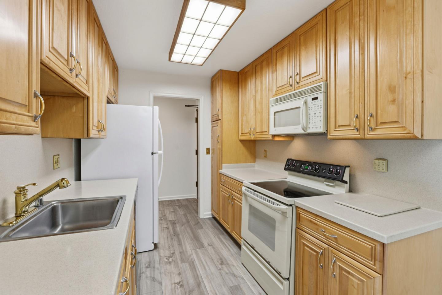 Detail Gallery Image 8 of 23 For 1031 Cherry Ave #63,  San Bruno,  CA 94066 - 2 Beds | 2 Baths