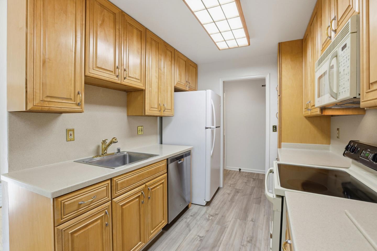 Detail Gallery Image 9 of 23 For 1031 Cherry Ave #63,  San Bruno,  CA 94066 - 2 Beds | 2 Baths