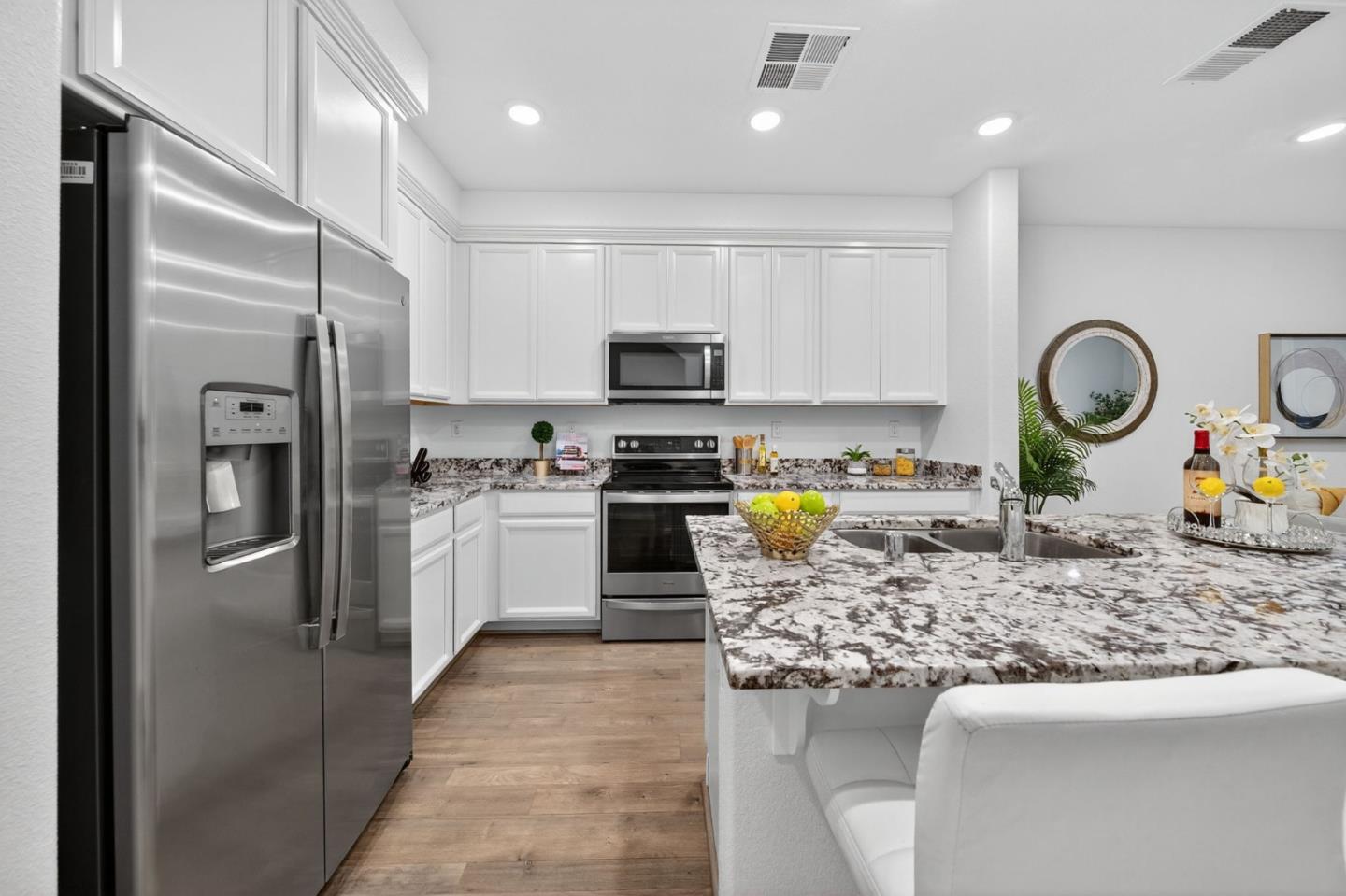 Detail Gallery Image 12 of 34 For 2580 Gimelli Way, San Jose,  CA 95133 - 3 Beds | 3 Baths