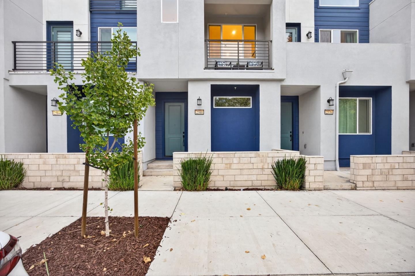 Detail Gallery Image 2 of 34 For 2580 Gimelli Way, San Jose,  CA 95133 - 3 Beds | 3 Baths