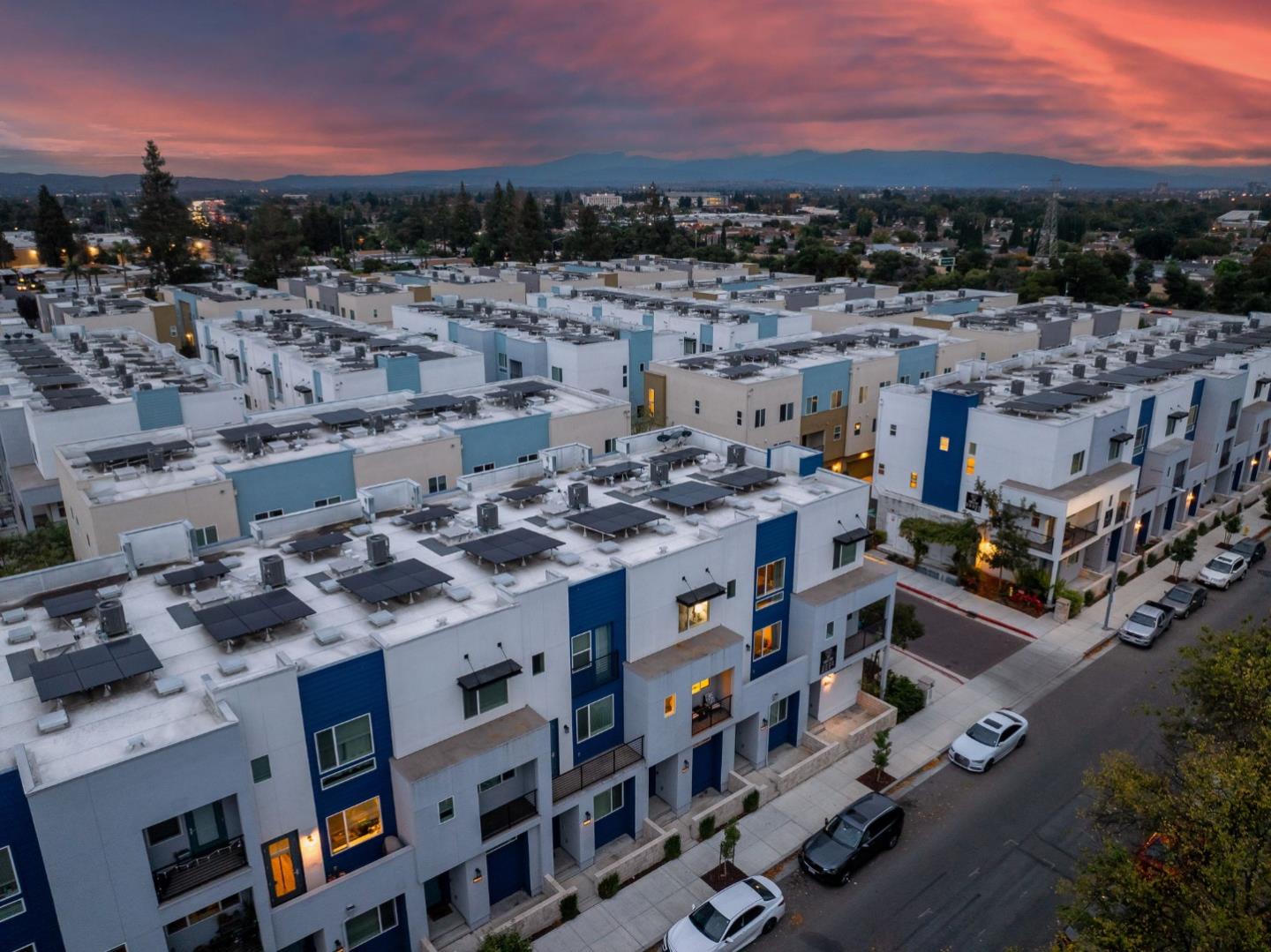 Detail Gallery Image 4 of 34 For 2580 Gimelli Way, San Jose,  CA 95133 - 3 Beds | 3 Baths