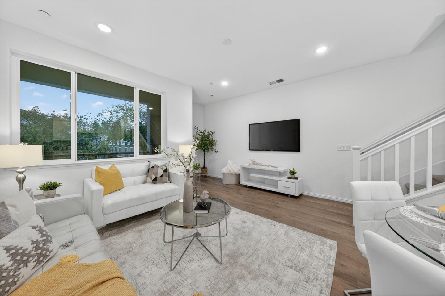 Detail Gallery Image 8 of 34 For 2580 Gimelli Way, San Jose,  CA 95133 - 3 Beds | 3 Baths