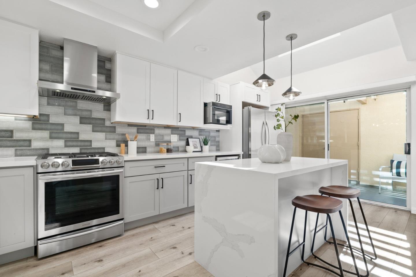 Detail Gallery Image 13 of 54 For 430 Galleria Dr #4,  San Jose,  CA 95134 - 3 Beds | 3 Baths