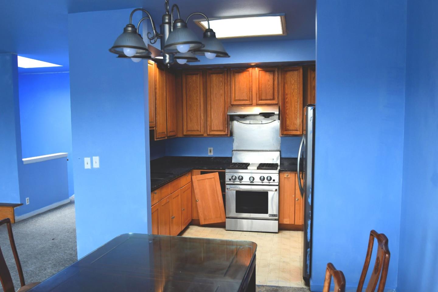 Detail Gallery Image 6 of 22 For 773 Gates St, San Francisco,  CA 94110 - 5 Beds | 3 Baths