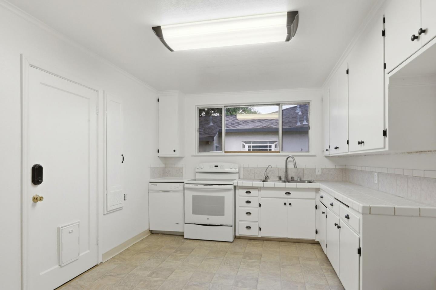 Detail Gallery Image 15 of 59 For 2222 Walnut Grove Ave, San Jose,  CA 95128 - 3 Beds | 2 Baths