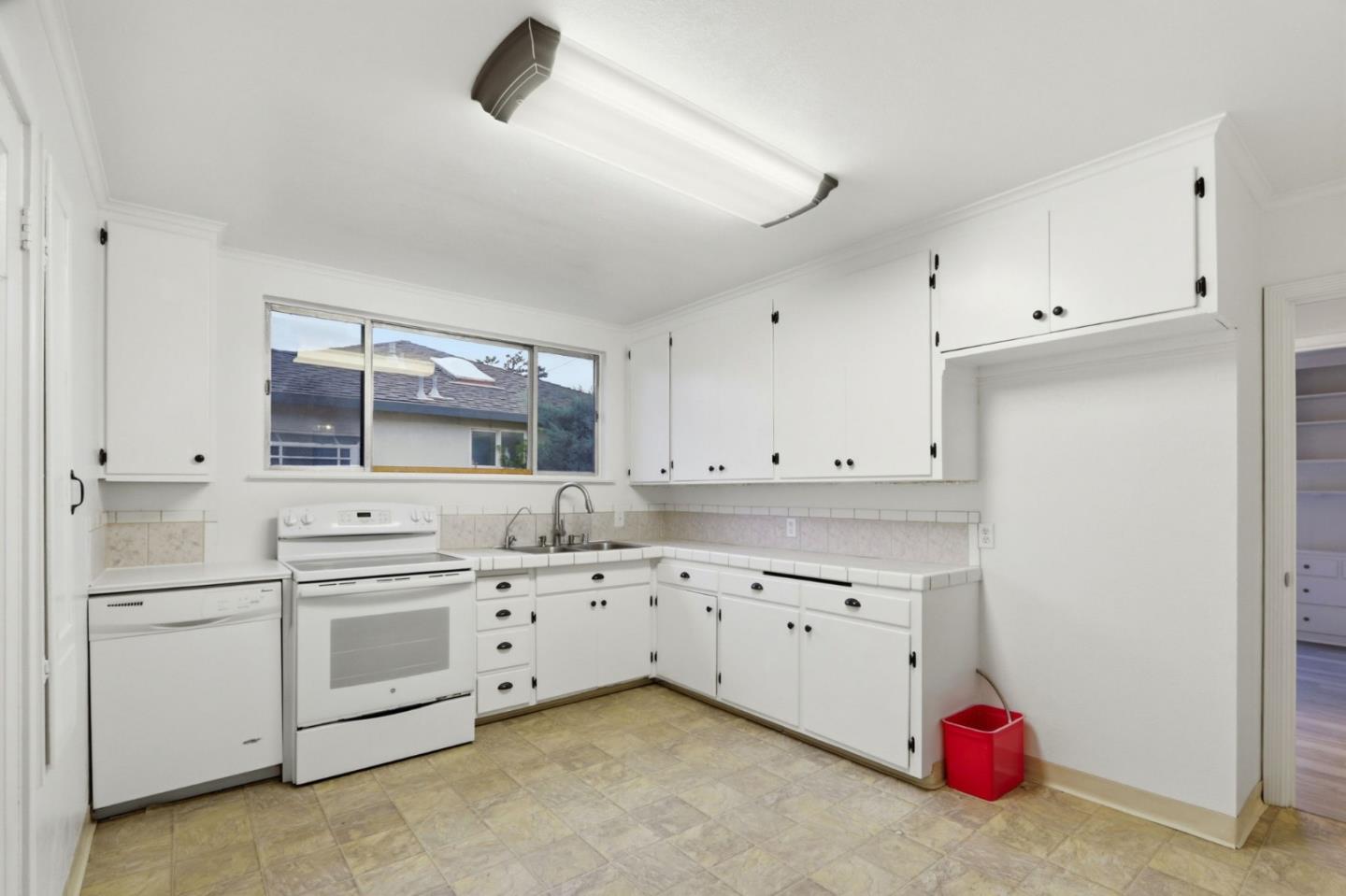 Detail Gallery Image 16 of 59 For 2222 Walnut Grove Ave, San Jose,  CA 95128 - 3 Beds | 2 Baths