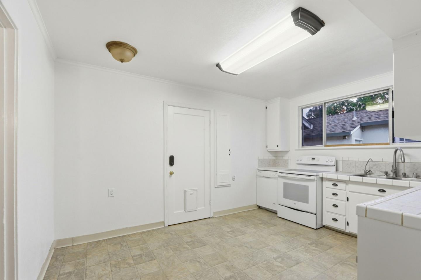 Detail Gallery Image 17 of 59 For 2222 Walnut Grove Ave, San Jose,  CA 95128 - 3 Beds | 2 Baths