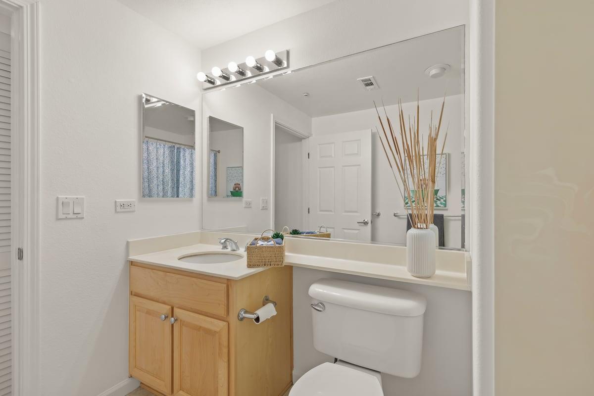 Detail Gallery Image 17 of 31 For 1390 Saddle Rack St #223,  San Jose,  CA 95126 - 2 Beds | 2 Baths