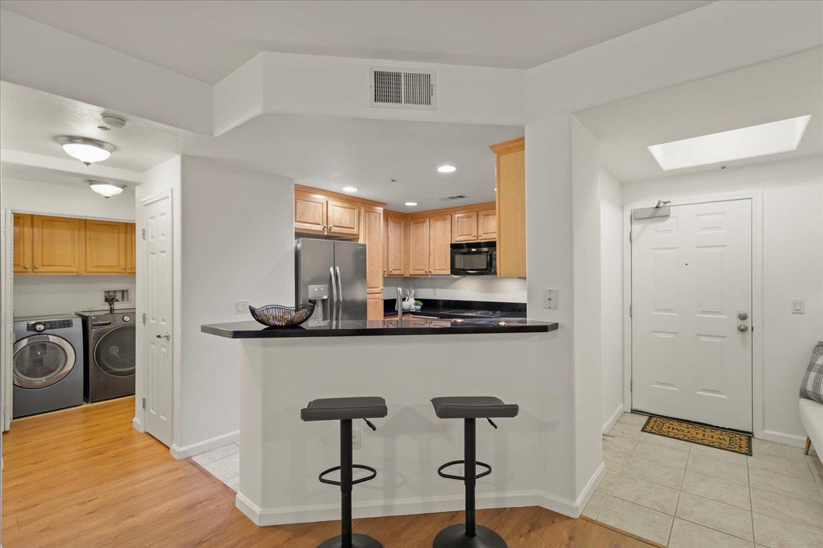 Detail Gallery Image 6 of 31 For 1390 Saddle Rack St #223,  San Jose,  CA 95126 - 2 Beds | 2 Baths