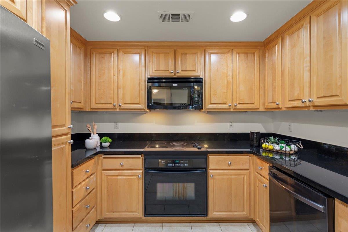 Detail Gallery Image 8 of 31 For 1390 Saddle Rack St #223,  San Jose,  CA 95126 - 2 Beds | 2 Baths