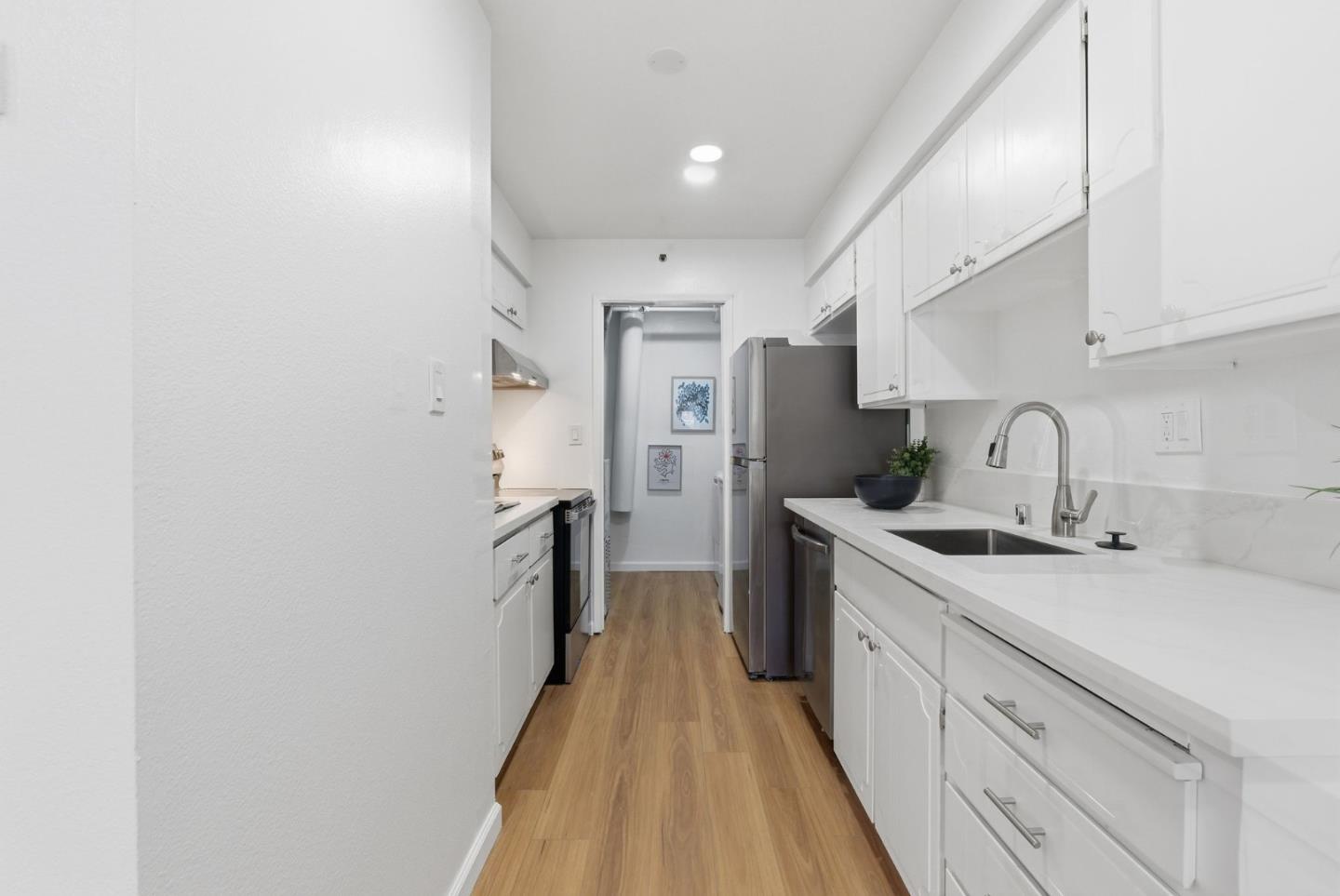 Detail Gallery Image 11 of 37 For 3878 Radburn Dr, South San Francisco,  CA 94080 - 2 Beds | 1 Baths