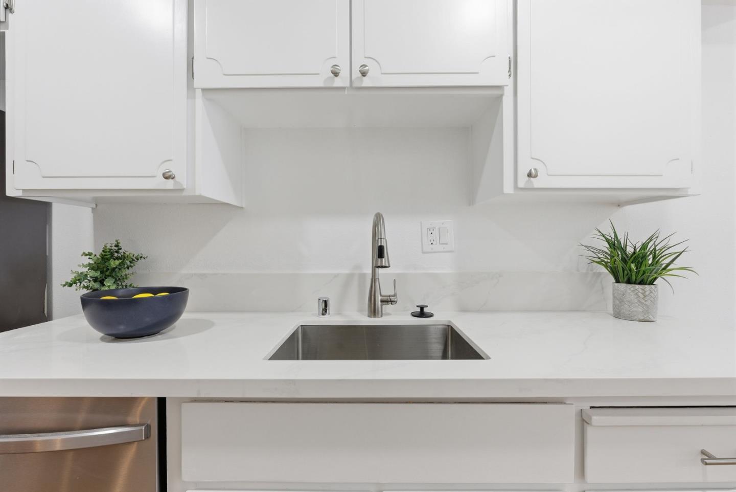 Detail Gallery Image 12 of 37 For 3878 Radburn Dr, South San Francisco,  CA 94080 - 2 Beds | 1 Baths