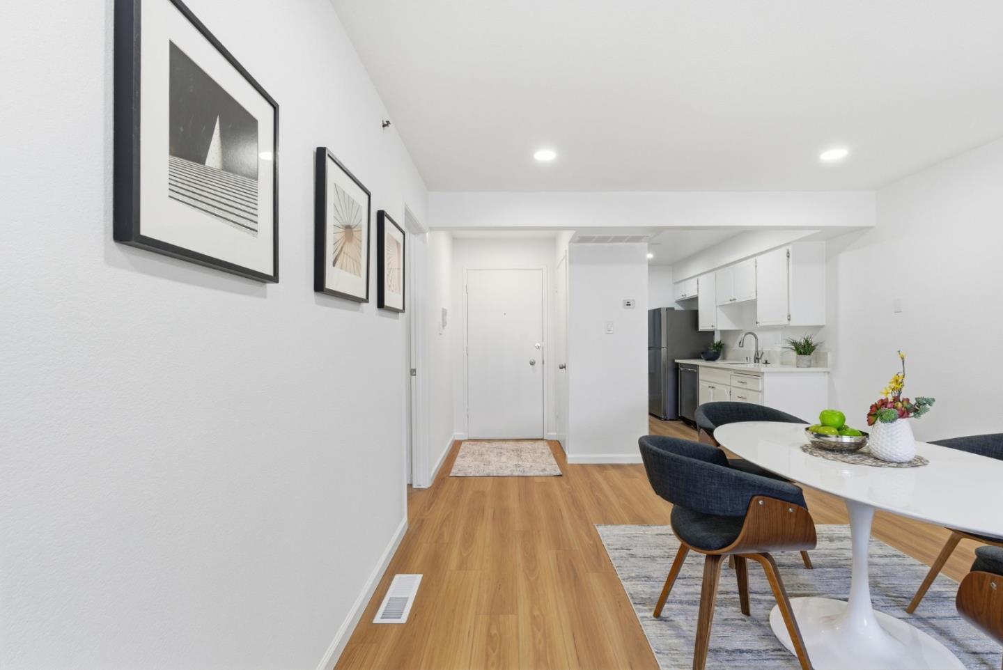 Detail Gallery Image 9 of 37 For 3878 Radburn Dr, South San Francisco,  CA 94080 - 2 Beds | 1 Baths