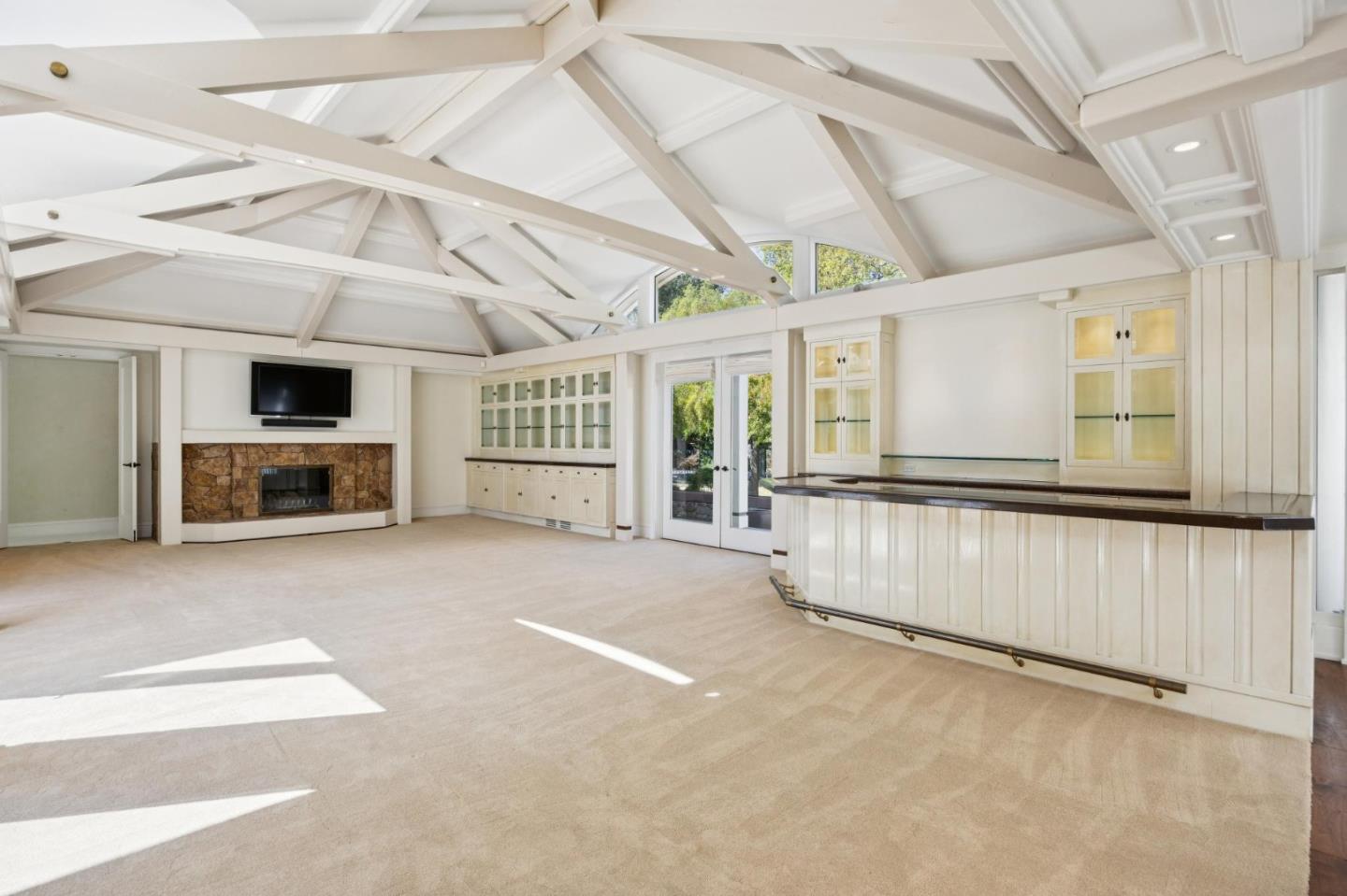 Detail Gallery Image 4 of 15 For 39 Faxon Rd, Atherton,  CA 94027 - 2 Beds | 2/1 Baths