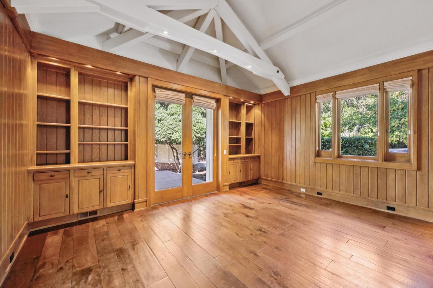 Detail Gallery Image 6 of 15 For 39 Faxon Rd, Atherton,  CA 94027 - 2 Beds | 2/1 Baths