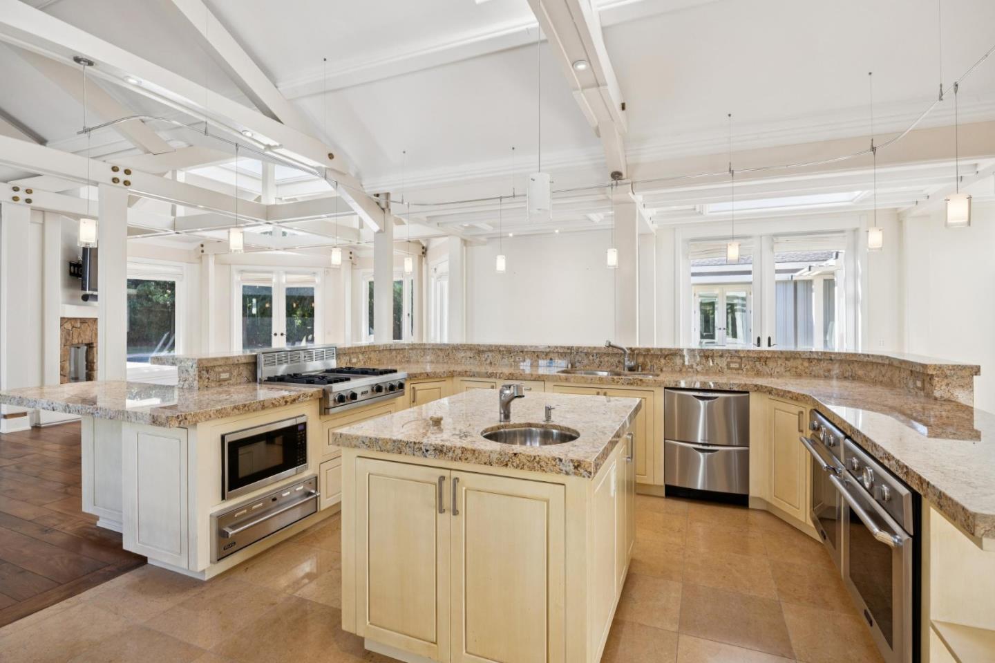 Detail Gallery Image 8 of 15 For 39 Faxon Rd, Atherton,  CA 94027 - 2 Beds | 2/1 Baths