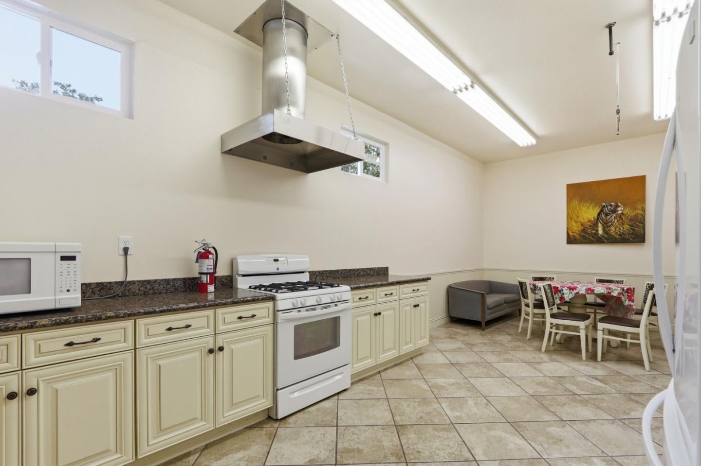 Detail Gallery Image 24 of 30 For 14225 Lora Dr #24,  Los Gatos,  CA 95032 - 2 Beds | 2 Baths