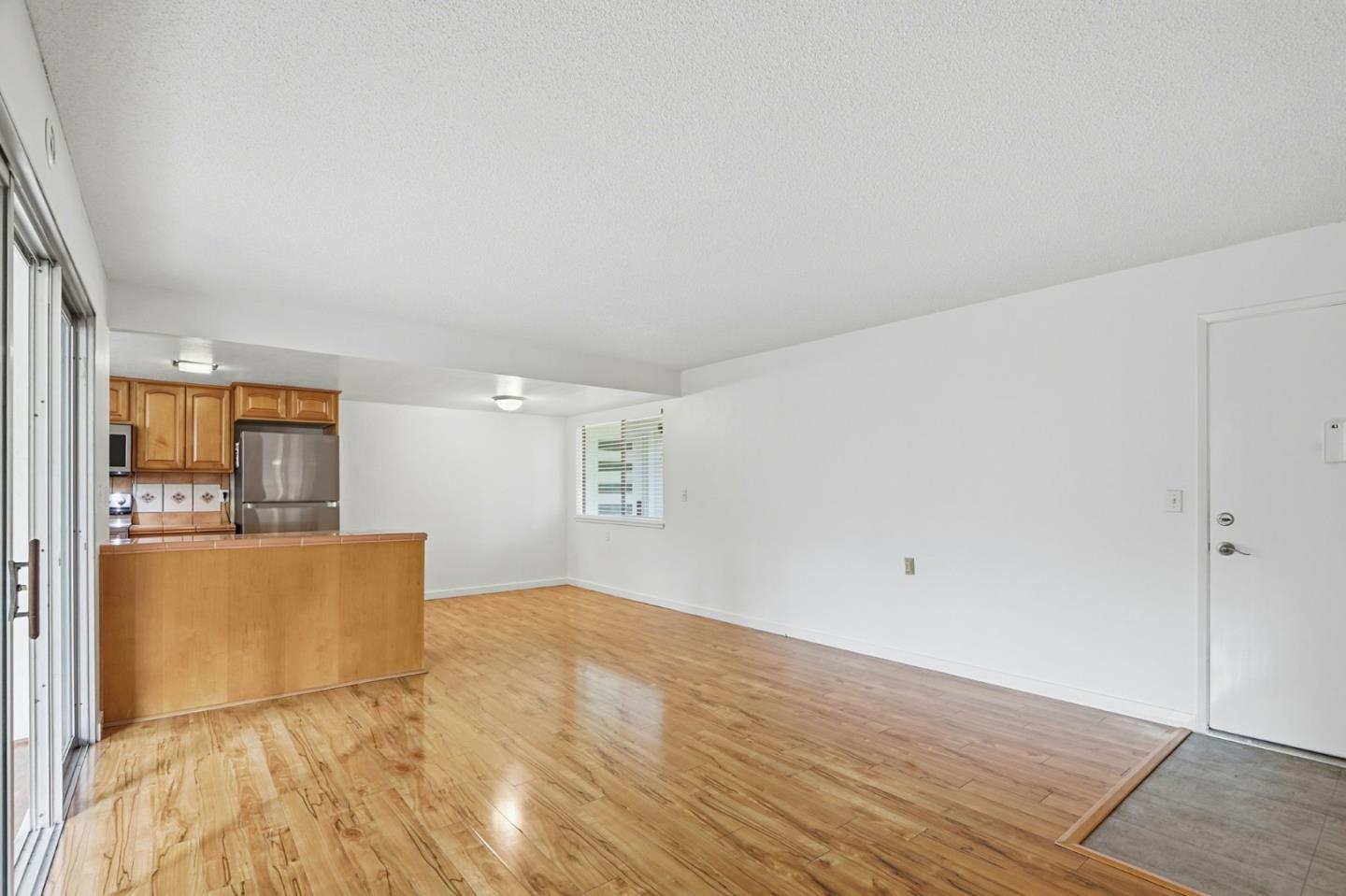 Detail Gallery Image 4 of 30 For 14225 Lora Dr #24,  Los Gatos,  CA 95032 - 2 Beds | 2 Baths