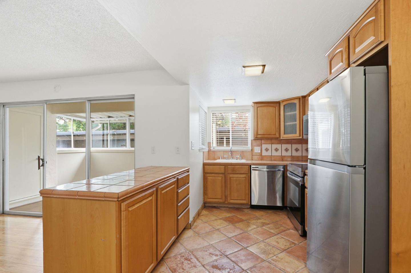 Detail Gallery Image 7 of 30 For 14225 Lora Dr #24,  Los Gatos,  CA 95032 - 2 Beds | 2 Baths