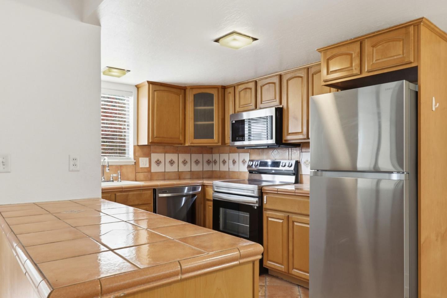 Detail Gallery Image 8 of 30 For 14225 Lora Dr #24,  Los Gatos,  CA 95032 - 2 Beds | 2 Baths