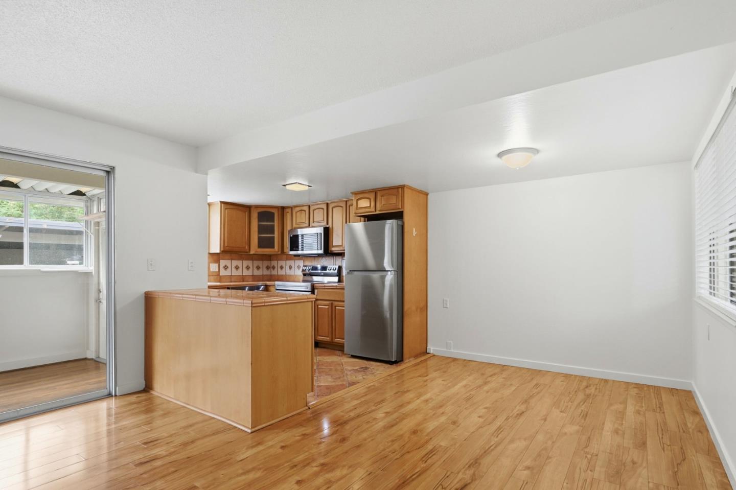 Detail Gallery Image 9 of 30 For 14225 Lora Dr #24,  Los Gatos,  CA 95032 - 2 Beds | 2 Baths