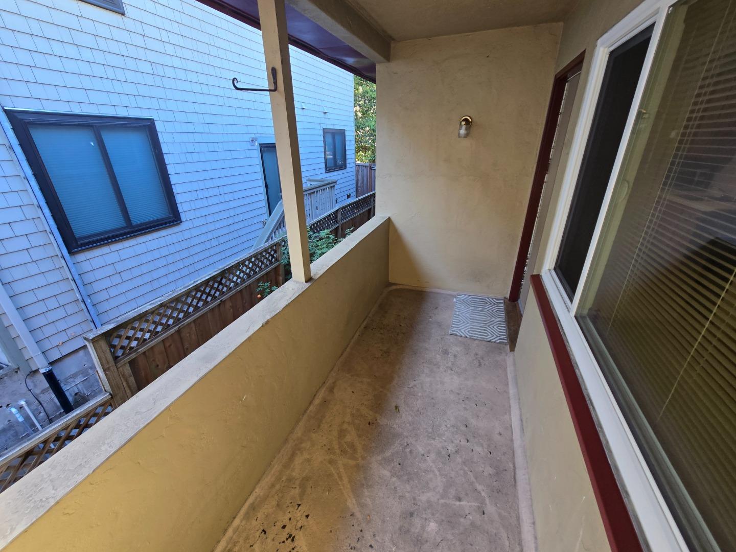 Detail Gallery Image 14 of 16 For 801 Fairfield Rd #6,  Burlingame,  CA 94010 - 1 Beds | 1 Baths