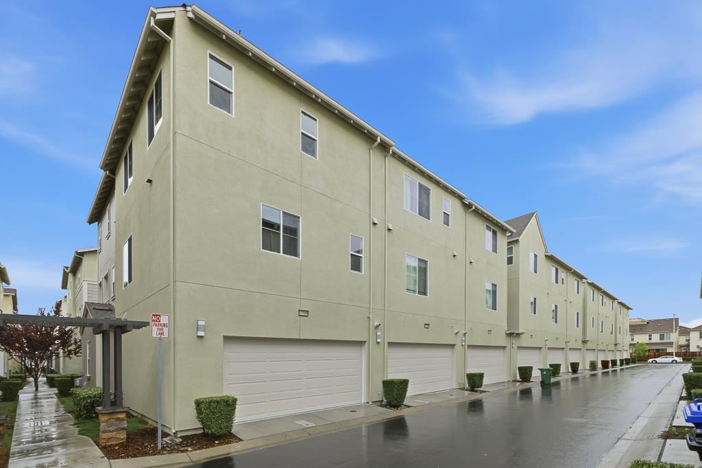 Detail Gallery Image 3 of 70 For 37598 Cape Cod Rd, Newark,  CA 94560 - 4 Beds | 3/1 Baths