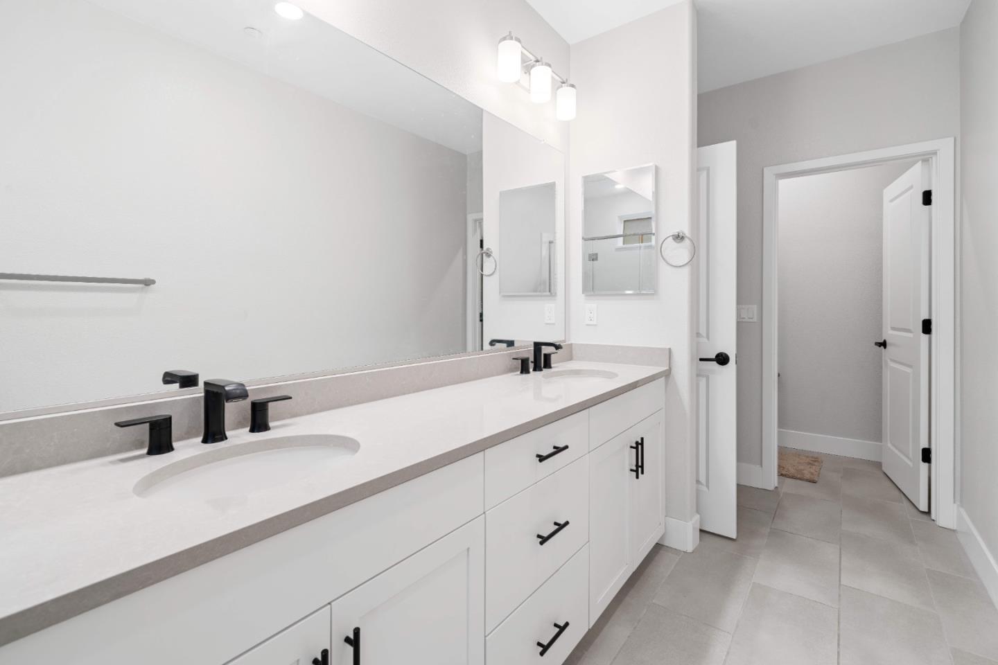 Detail Gallery Image 22 of 41 For 581 Yale Way, San Jose,  CA 95117 - 3 Beds | 2/1 Baths