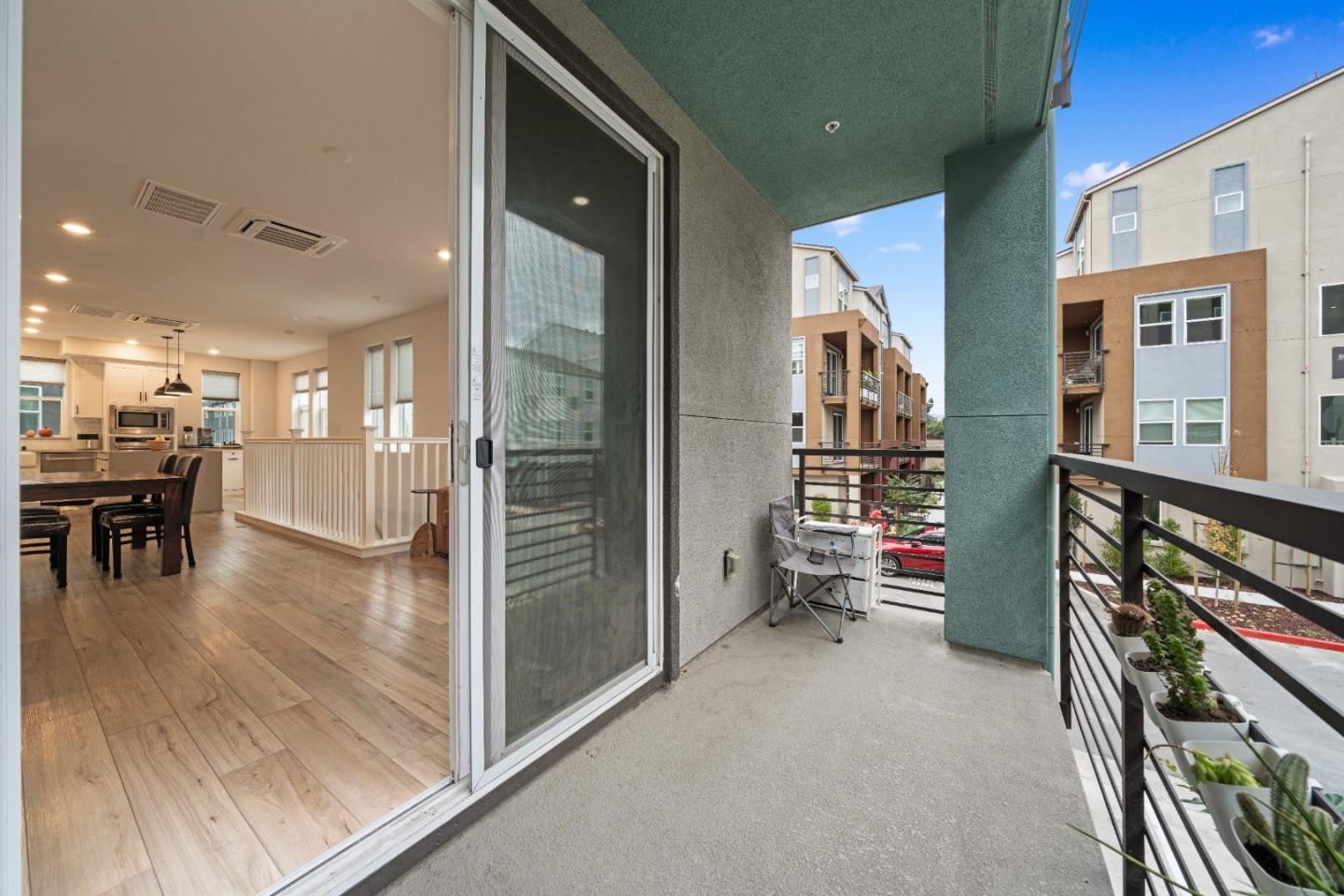 Detail Gallery Image 33 of 41 For 581 Yale Way, San Jose,  CA 95117 - 3 Beds | 2/1 Baths