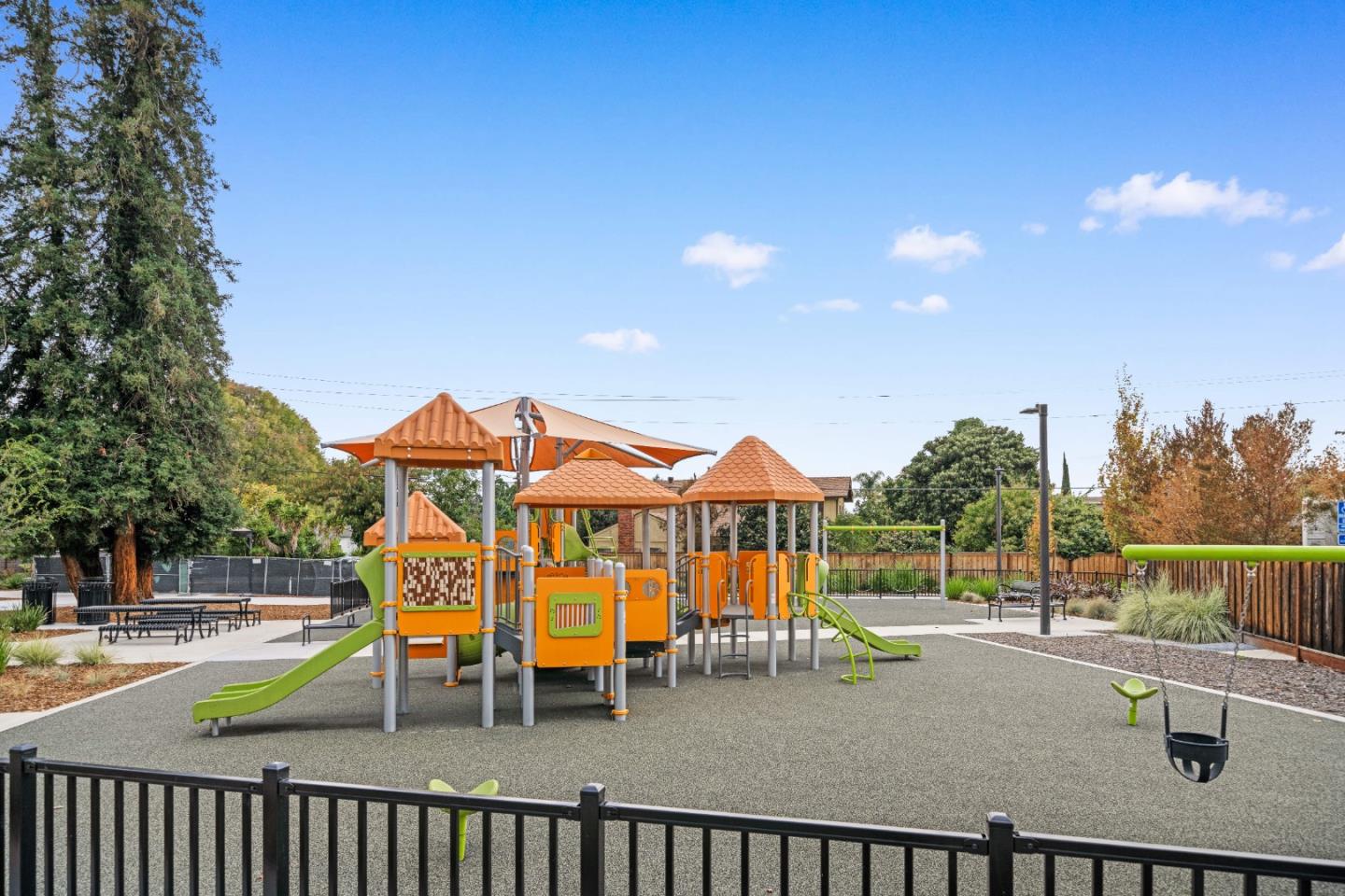 Detail Gallery Image 36 of 41 For 581 Yale Way, San Jose,  CA 95117 - 3 Beds | 2/1 Baths