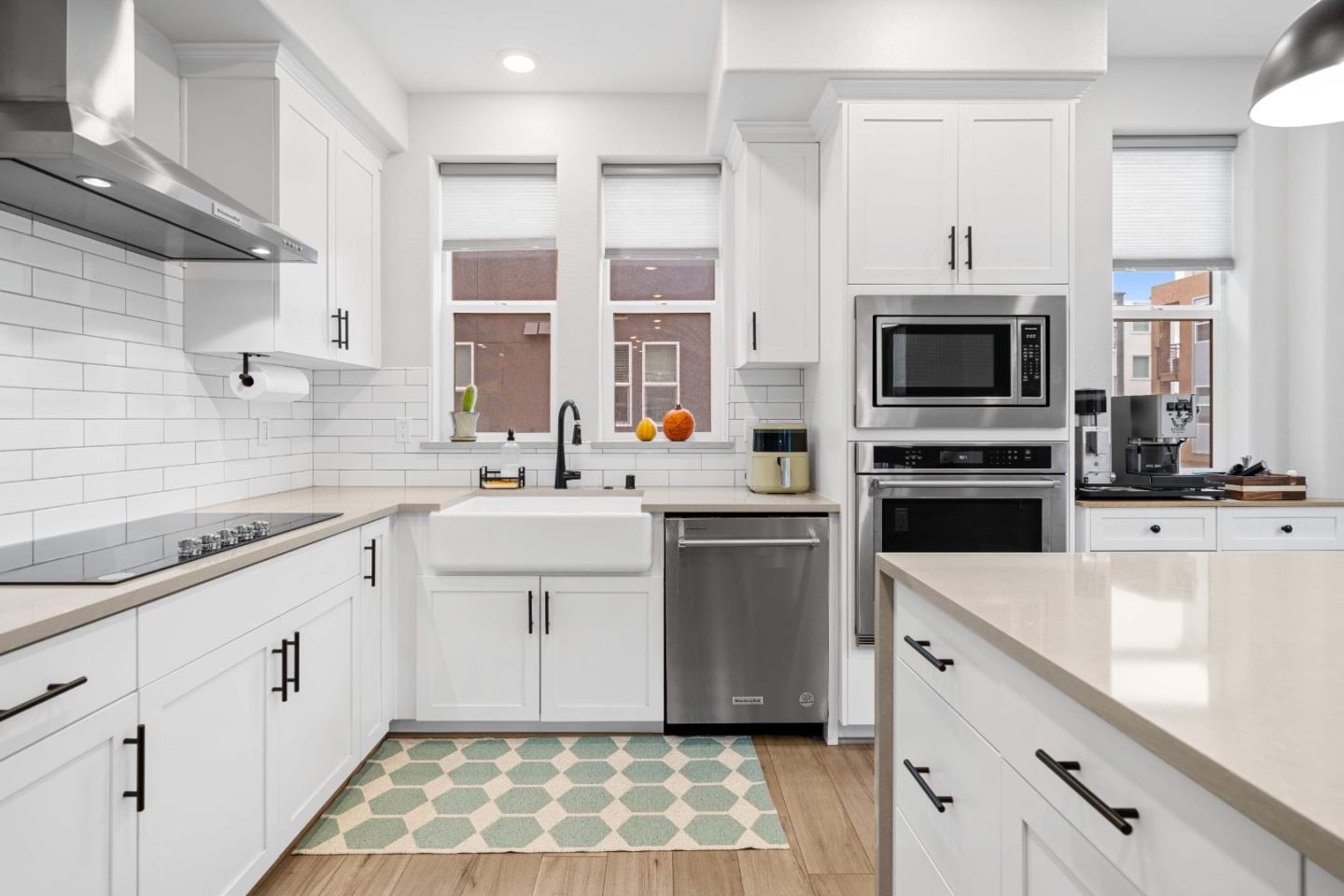 Detail Gallery Image 9 of 41 For 581 Yale Way, San Jose,  CA 95117 - 3 Beds | 2/1 Baths