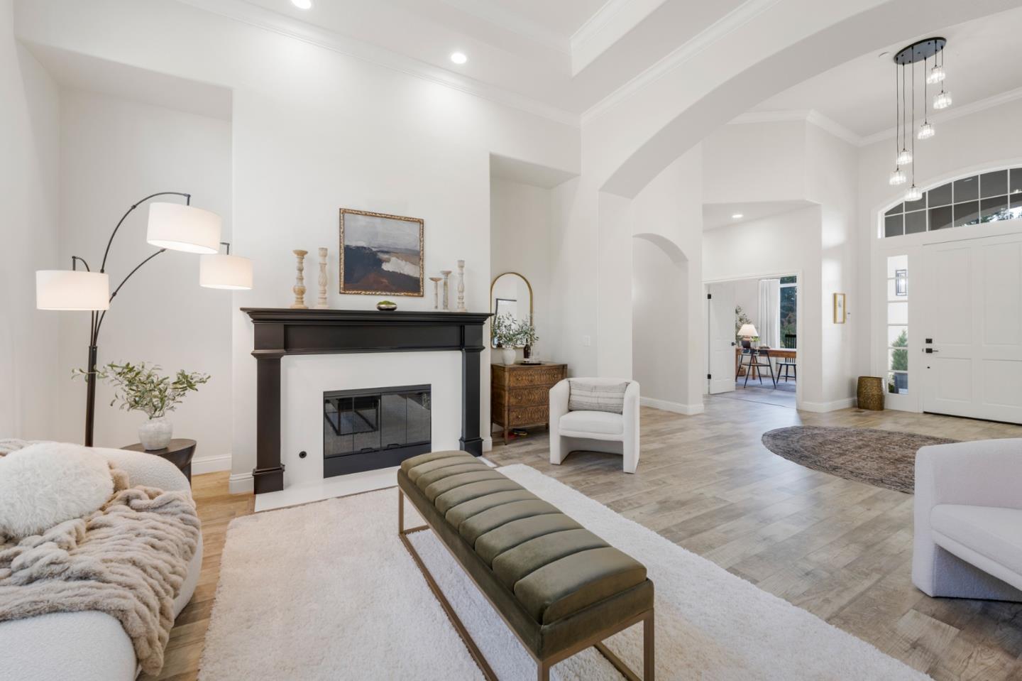 Detail Gallery Image 13 of 53 For 2360 Sunflower Cir, Gilroy,  CA 95020 - 4 Beds | 3 Baths